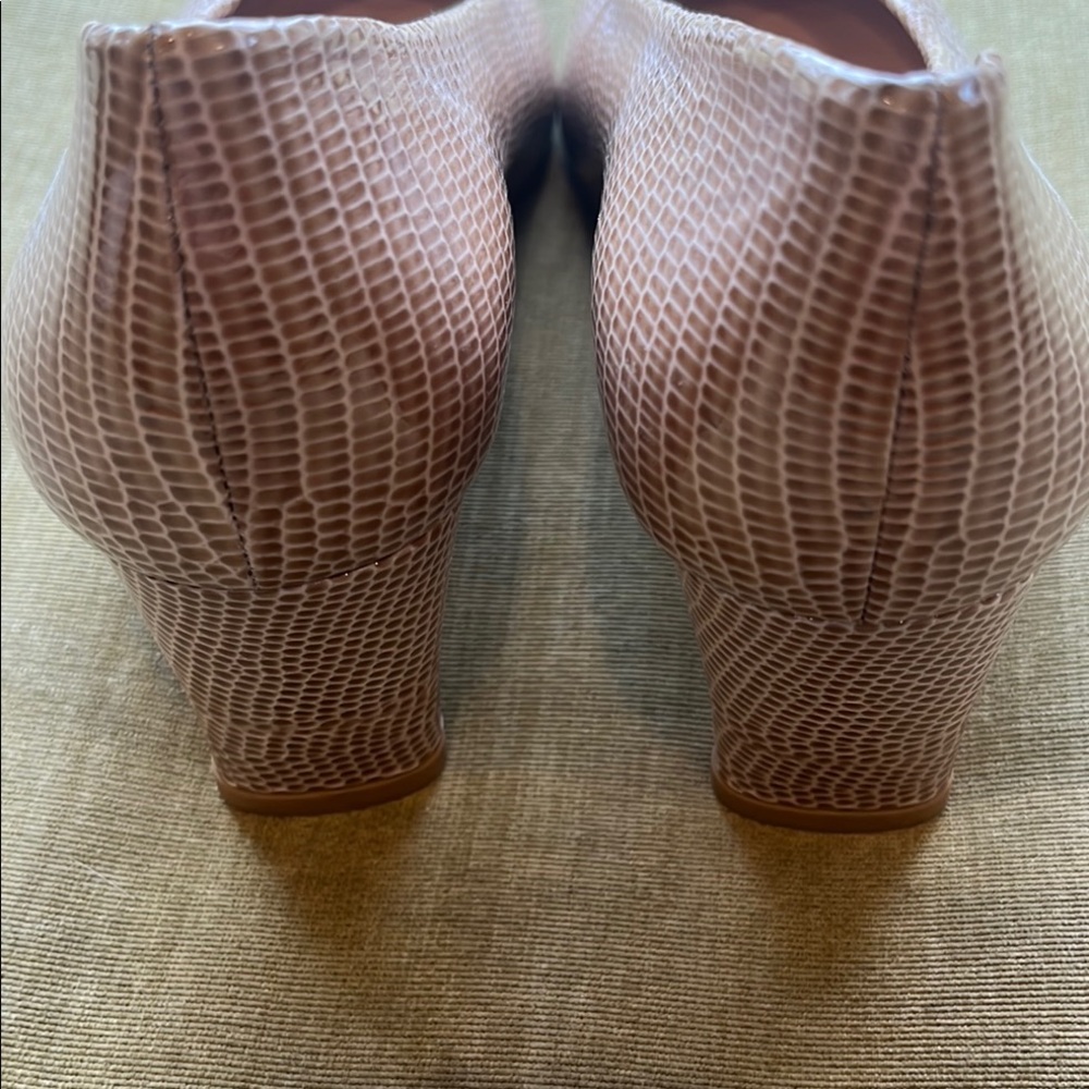 Stuart Weitzman Pumps - Picture 5 of 8